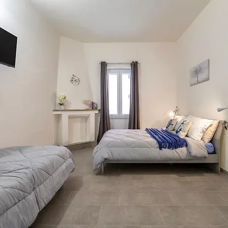 Sardinia Re - La Casa Di Alice ゲストハウス 3*