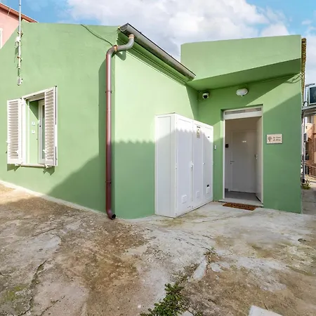 ゲストハウス Sardinia Re - La Casa Di Alice 3*